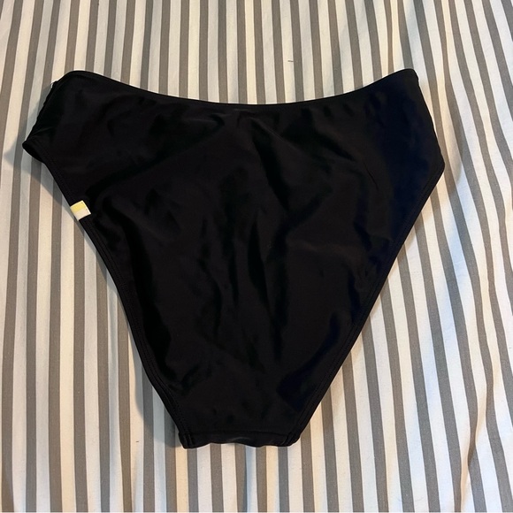 Summersalt The High Leg Mid Rise Bikini Bottom - Picture 6 of 8